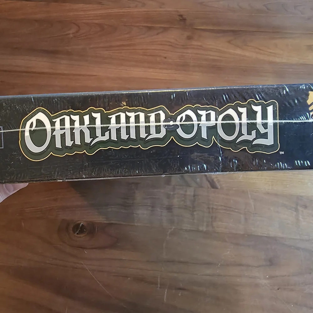 Oakland-Opoly Board Game - New Factory Sealed - Picture 3 of 8